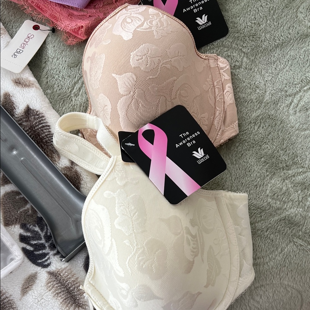 Wacoal Lace Bras in Cream and white